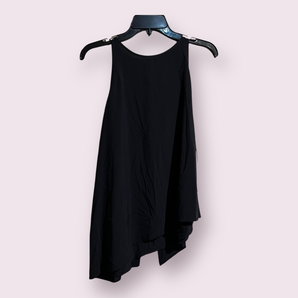 Alice Blue sleeveless, halter neckline, navy, shark bite tunic. Size XL